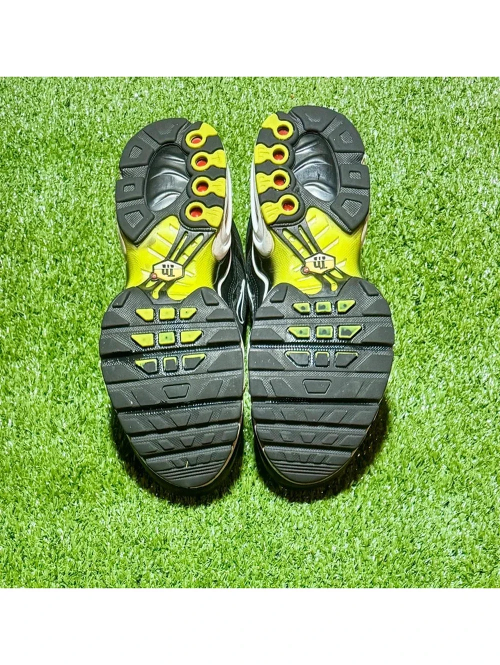 Nike Air Max Plus TN Black White Volt – Size 4Y